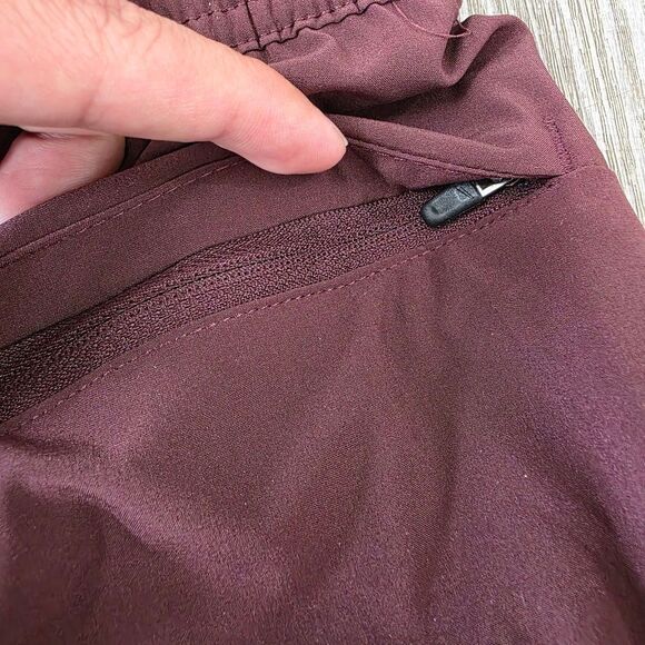 Nike Unlimited Versatile Training Gym Shorts Men's Medium M Maroon DV9336-844 - Picture 7 of 13